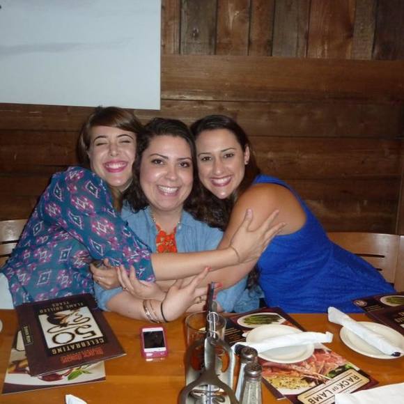 Profile Picture of Danielle Cunha (@danielle_cunha) on Poshmark