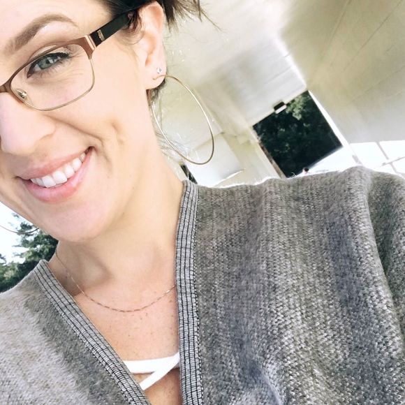 Leah Hennager - Poshmark Profile Picture of Leah Hennager (@leahhennager) on Poshmark