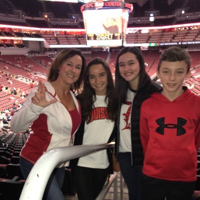 Profile Picture of Stephanie Fields (@sfields0202) on Twitter