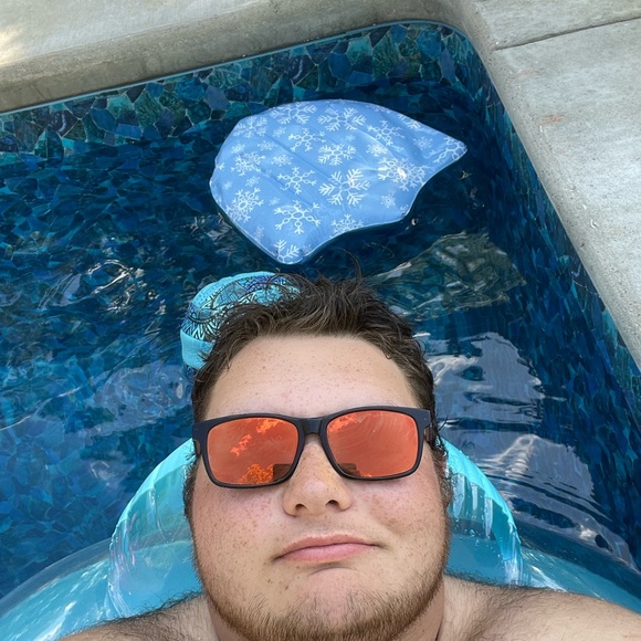 Profile Picture of Steven Peppers (@steven_peppers) on Poshmark