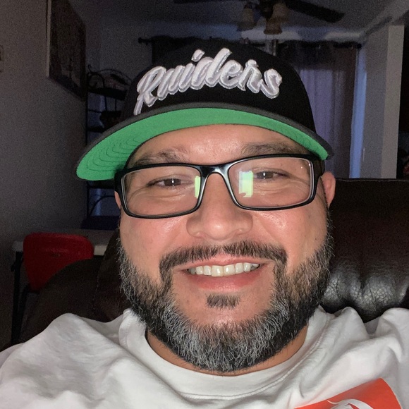 Profile Picture of Michael Chilcoat (@chi11y) on Poshmark