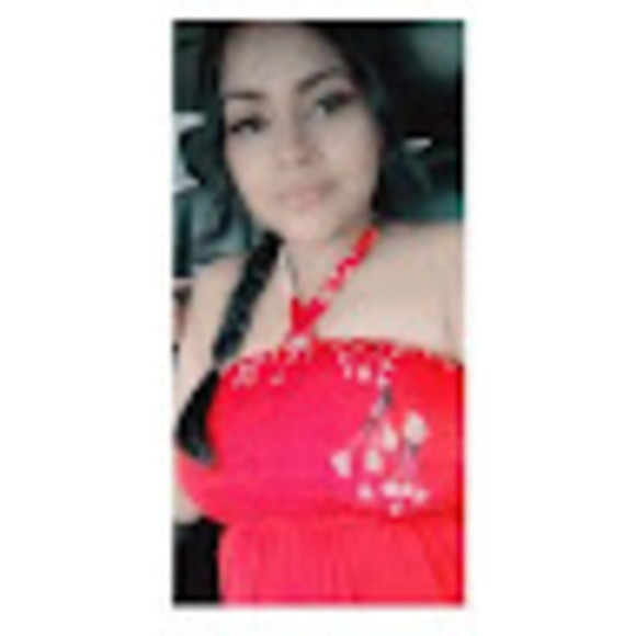 Profile Picture of Amelia Pérez (@perezamelia565) on Poshmark