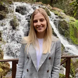 Profile Picture of Dra Tainá Weisner (@@dratainaweisner) on Tiktok