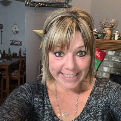 Profile Picture of Paula Royal (@paularoyal13) on Twitter
