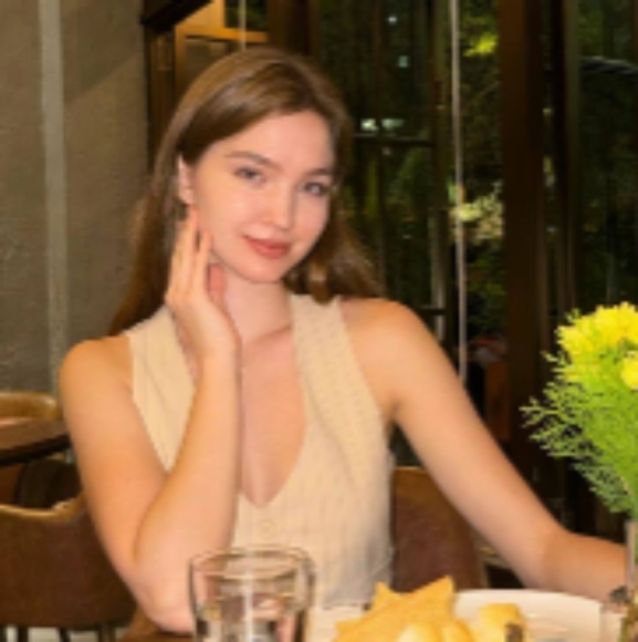 Profile Picture of Breitmeyer Mundahl (@breitmeyerm) on Poshmark