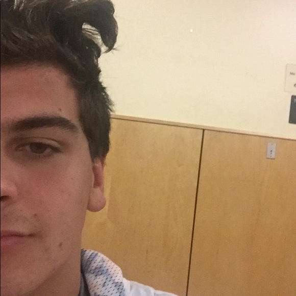 Profile Picture of Breyden Errett (@breydenerrett) on Poshmark