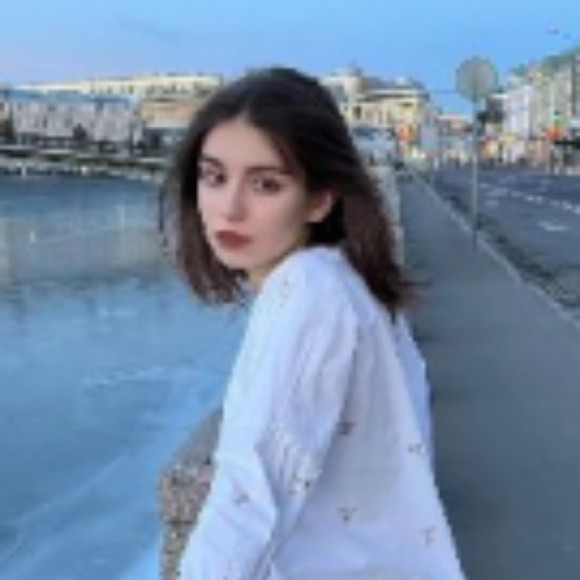 Profile Picture of Faythe William (@faythedo742) on Poshmark