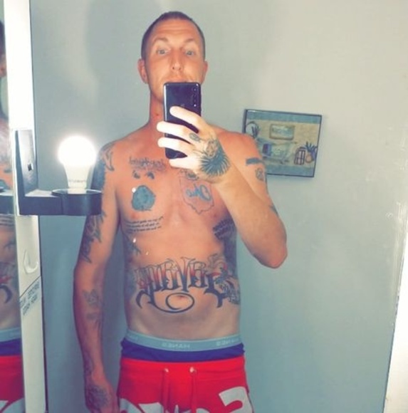 Profile Picture of Mat Overholts (@matoverholts) on Poshmark