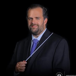 Profile Picture of Jeffry Newberger - Conductor and Violinist (@maestrojeffrynewberger) on Instagram