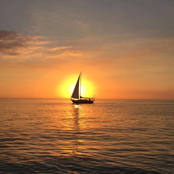 Profile Picture of Jillian Noel (@jilliannoel21) on Poshmark