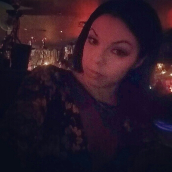 Profile Picture of Madina Rustamova (@manunya0405) on Poshmark