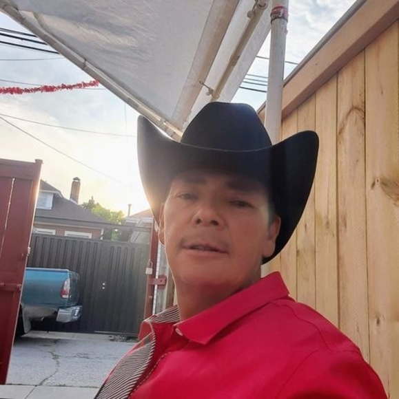 Profile Picture of Martin Martinez (@guachi53) on Poshmark