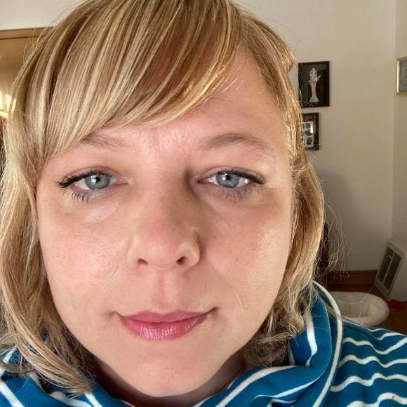 Profile Picture of Shannon Sutter-ackerman (@svsa22) on Poshmark