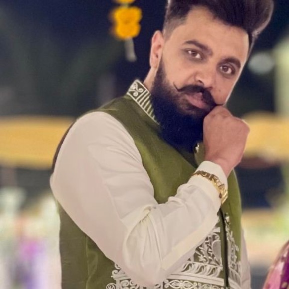 Profile Picture of Sardar Sadiq (@sosheelsam) on Poshmark