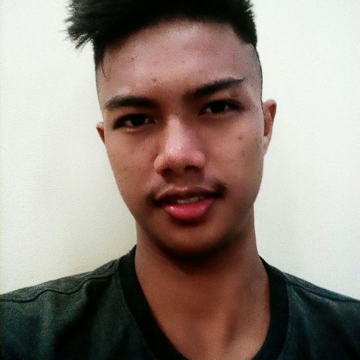 Profile Picture of John Carlo Evangelista (@carllaker) on Tiktok