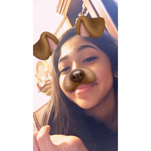 Profile Picture of Brianna Viesca (@briannaviesca) on Poshmark