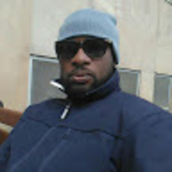 Profile Picture of Benjamin tambu Benny (@benji502402) on Poshmark