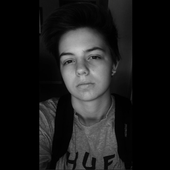 Profile Picture of Troye Schaap (@troyeschaap) on Poshmark