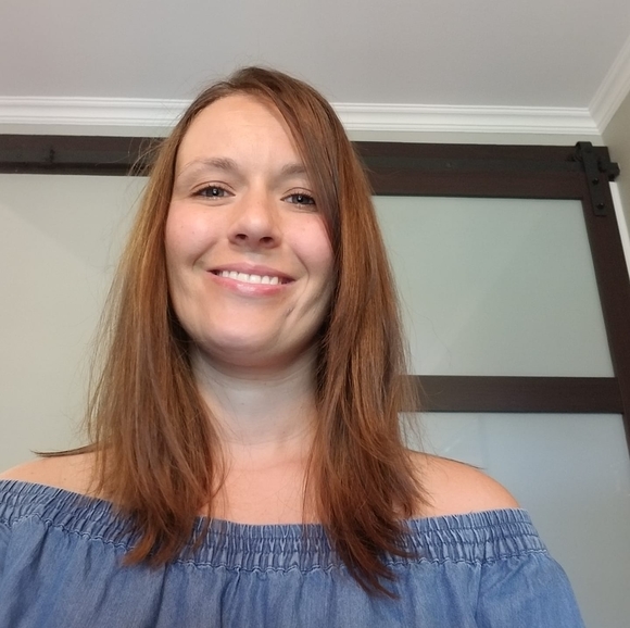 Profile Picture of Diana Lythia (@dianatrzok) on Poshmark