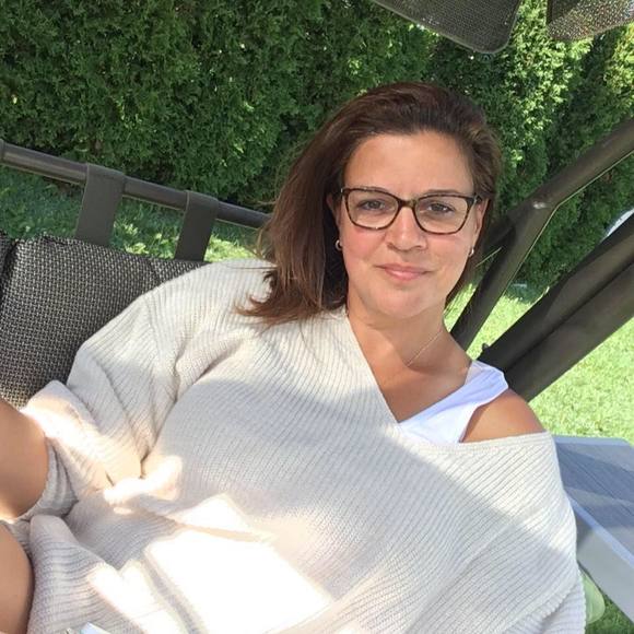 Profile Picture of Nancy Paradis (@nancyparadis347) on Poshmark