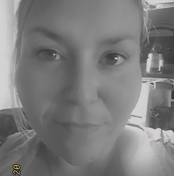 Profile Picture of Debra Husick (@dhusick6) on Poshmark