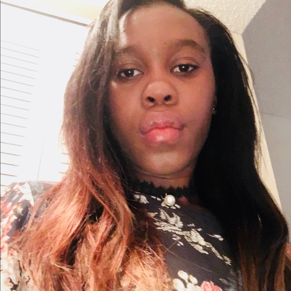 Profile Picture of Cassandra Paul (@cassie243) on Poshmark