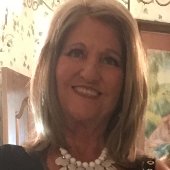 Profile Picture of Martha Orjala (@marthaorjala) on Poshmark