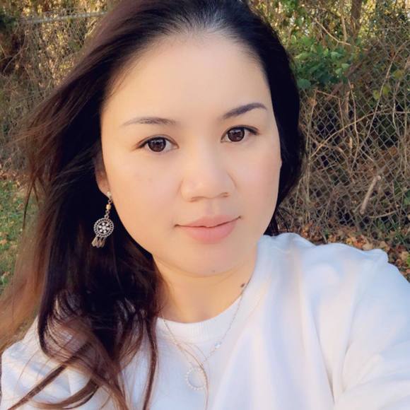 Profile Picture of Cuc Le (@cuc_le) on Poshmark