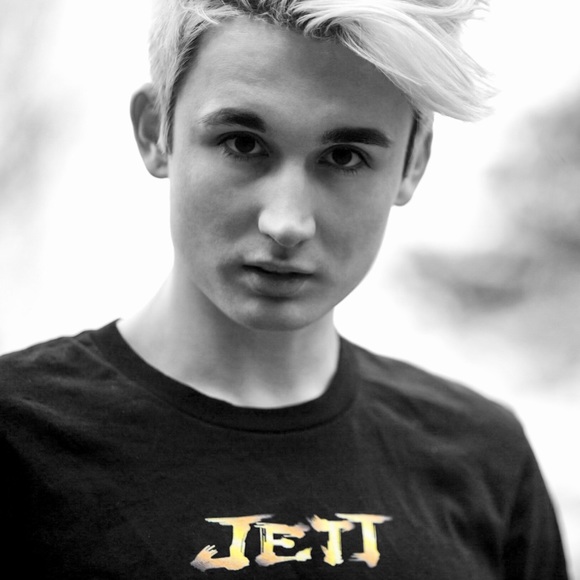 Profile Picture of Joey Jett (@joeyjett) on Poshmark