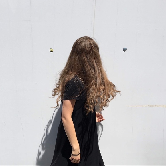 Profile Picture of Lena Robinson (@lenatotheside) on Poshmark