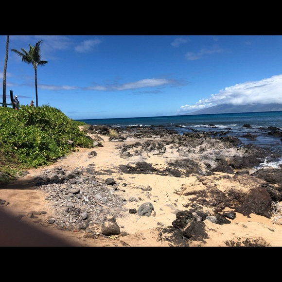 Profile Picture of Charlon Quintos (@727chq) on Poshmark