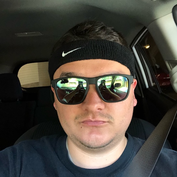 Profile Picture of Gray Munger (@gray_munger) on Poshmark