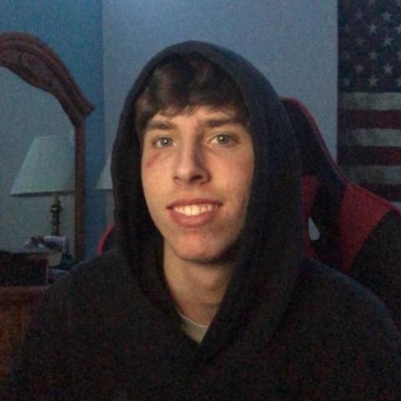 Profile Picture of Nathan Schoening (@nathanschoening) on Poshmark