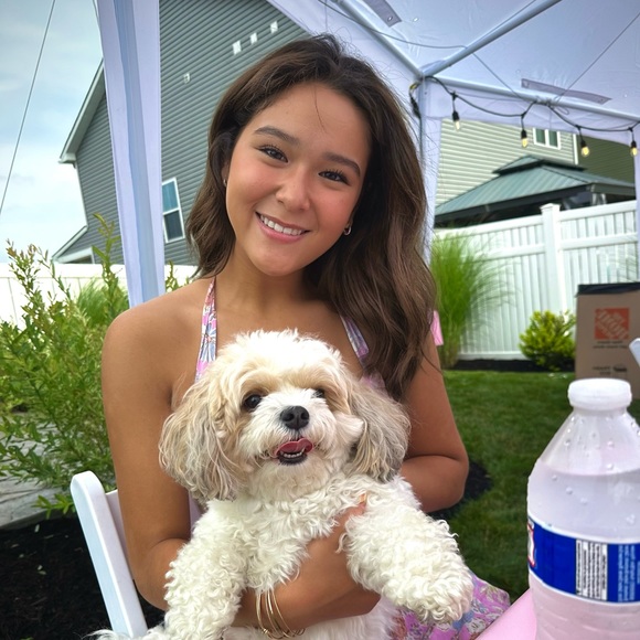 Profile Picture of Nadia Milovich (@nadiamilo) on Poshmark