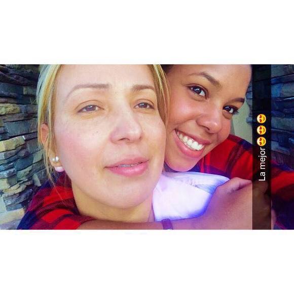 Profile Picture of Herminia Villarroel (@herminiavyg) on Poshmark