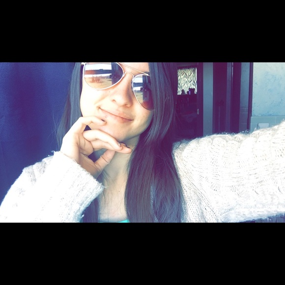 Profile Picture of Miranda Graf (@itsmiranduhhh) on Poshmark