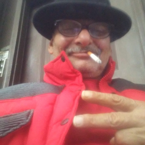 Profile Picture of Steve Martinez (@stevenm518623) on Poshmark