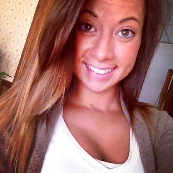 Profile Picture of Lauren Cheney (@laurencheney) on Poshmark
