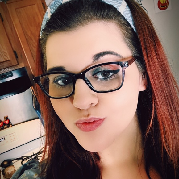 Profile Picture of Rebecca Cohoon (@rebecca_cohoon) on Poshmark