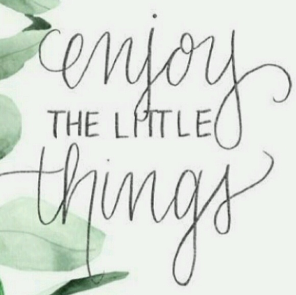 Profile Picture of Sarah Debusk (@sarahdebusk22) on Poshmark