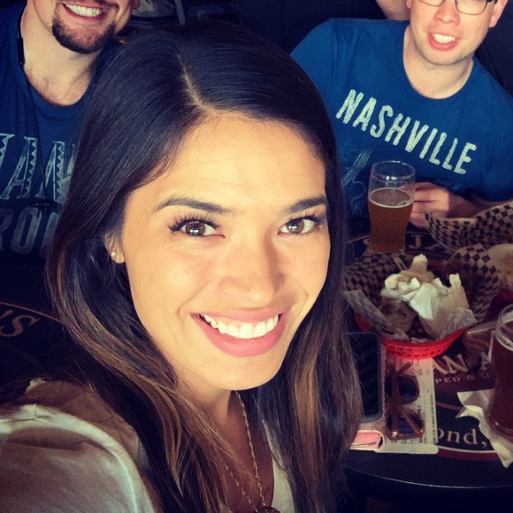 Profile Picture of Shawna Riddle (@shawna_riddle) on Poshmark