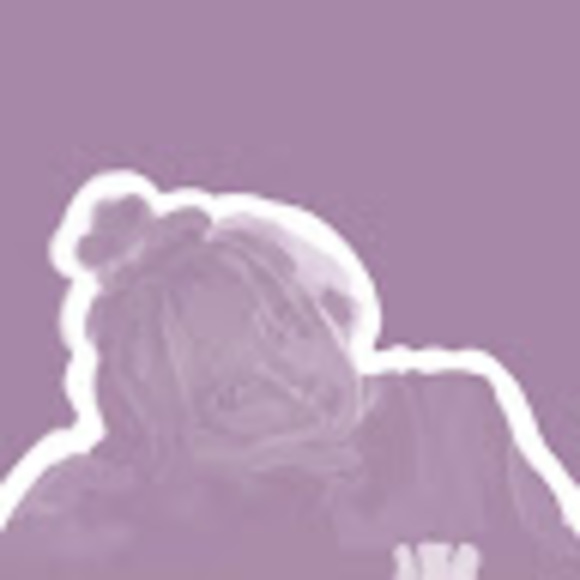 Profile Picture of Nora Spingarn (@nkspinny) on Poshmark