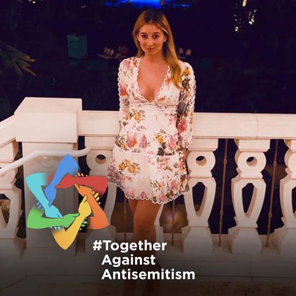 Profile Picture of Danielle Posner (@danielleposner) on Poshmark