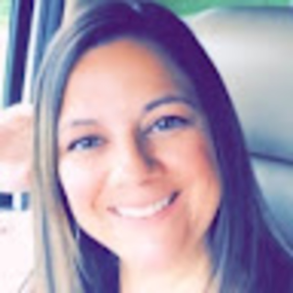 Profile Picture of Joann Shipe (@joannshipe) on Poshmark