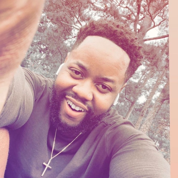 Profile Picture of Michael Madison (@michaelmadis110) on Poshmark