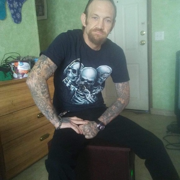 Profile Picture of Allen Bennett (@allen_bennett) on Poshmark