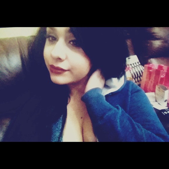 Profile Picture of Marie Cruz (@lucy1993) on Poshmark