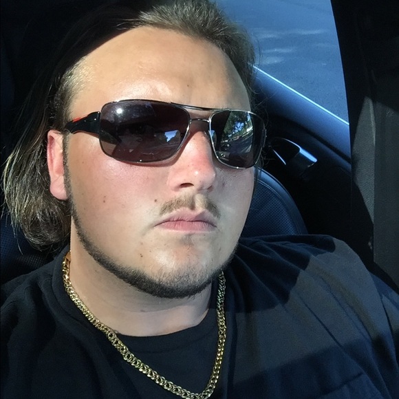 Profile Picture of Christopher Mohr (@cmohr55) on Poshmark