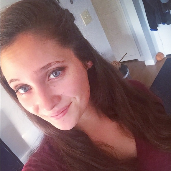 Profile Picture of Netta Porth (@vporth) on Poshmark