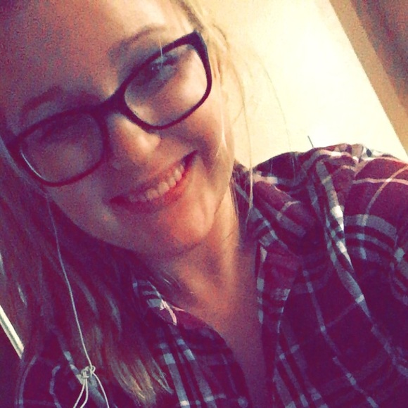 Profile Picture of Olivia Mcgaughey (@livvie05) on Poshmark